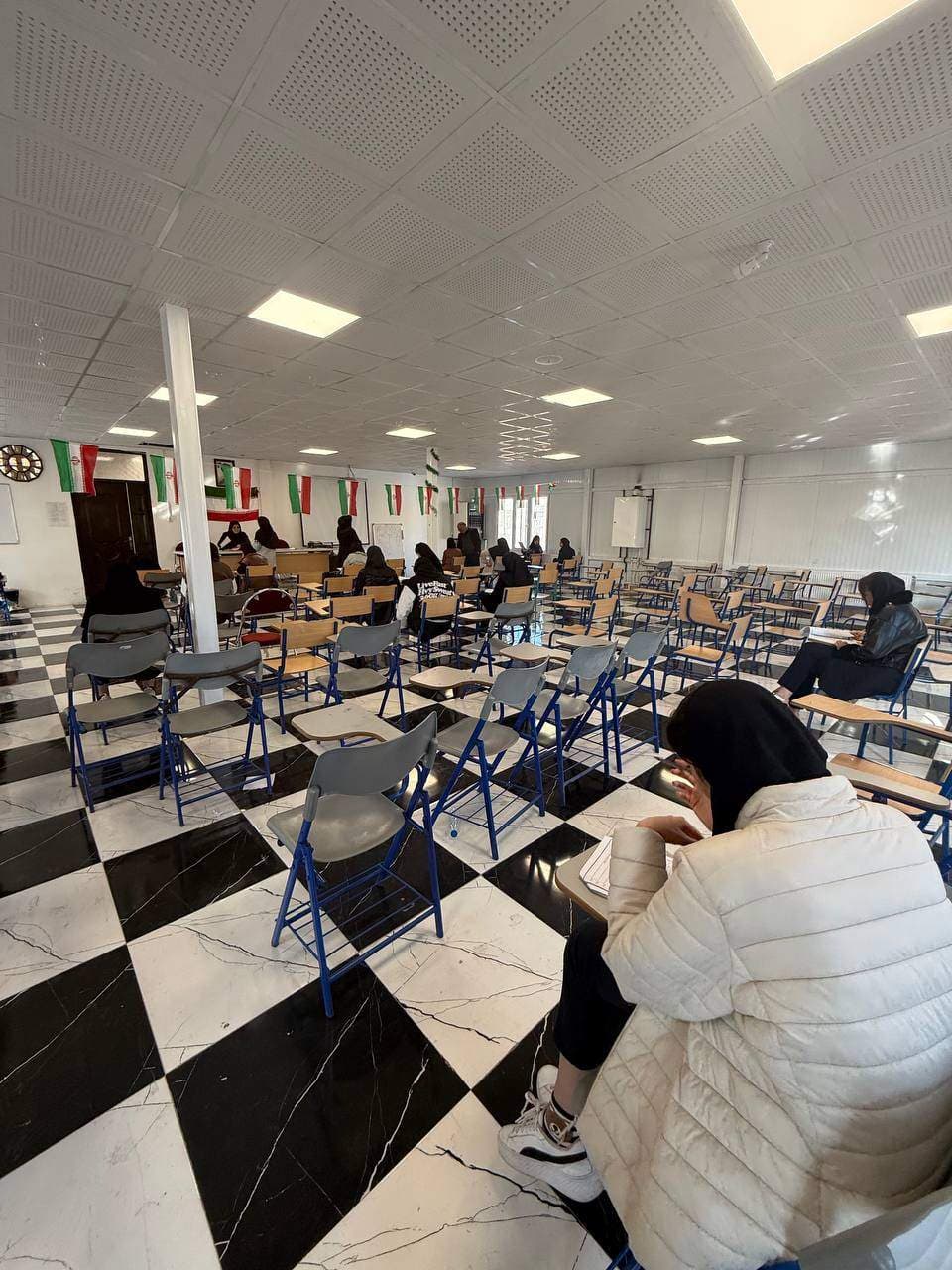 برگزاری امتحانات شبه نهایی زبان